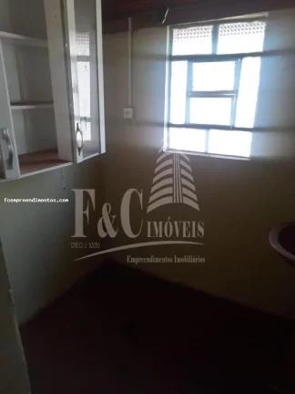 Imagem Casa para Venda em Iracemápolis, Centro, 2 dormitórios, 1 banheiro, 2 vagas