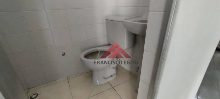 Imagem Sala comercial no Centro, na Avenida Ernani do Amaral peixoto,colada nas estação das barcas e terminal rodoviario,perto do forum,e shopings da cidade,