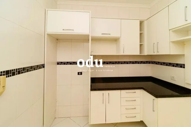 Imagem Um sobrado que une o conforto de uma casa com a praticidade e segurança de um condomínio. Com 100 ...