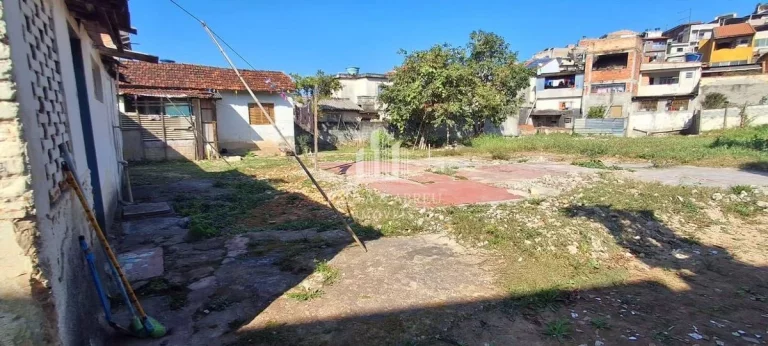 Imagem Terreno PLANO Fantástico 1549m², 22 metros de Frente, Perfeito para Sobrados, Construções diversas no Jardim Cruzeiro, Mauá-SP