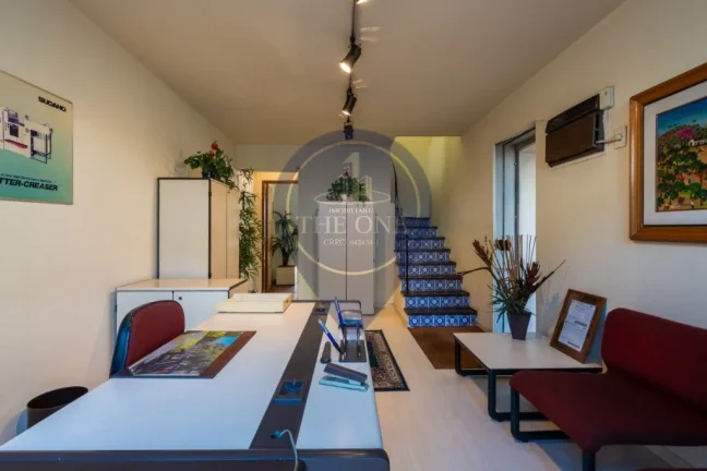 Imagem Casa Comercial à Venda na Vila Olímpia: 2 Salas, 3 Banheiros e 2 Vagas de Garagem - São Paulo, SP
