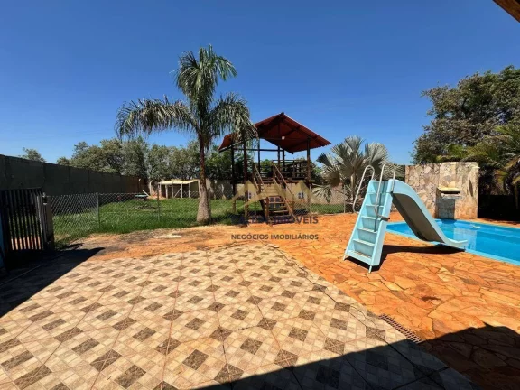 Imagem Chácara com 2 dormitórios à venda, 1000 m² por R$ 380.000,00 - Lagoa Vermelha - Tatuí/SP