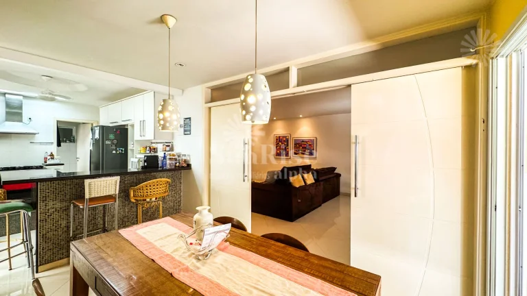 Imagem Casa de esquina com 240m² - 4 quartos - 2 suítes | Tamboré 7 - R$2.799.000 | Alphaville