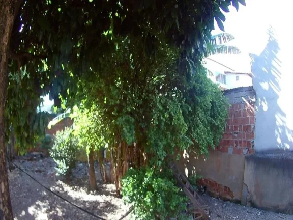 Imagem Carapina, Excelente imóvel e com localização privilegiada, área total 510,40 m², próximo a antiga Rinha de galo de carapina, exatamente na Rua Constante Nery. Terreno possui uma excelente area nos fundos propício para depósitos de material de construção,