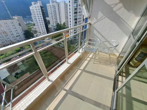 Imagem PITANGUEIRAS- UMA QUADRA DO MAR , GARAGEM NO PRÉDIO, APARTAMENTO ESPETACULAR.