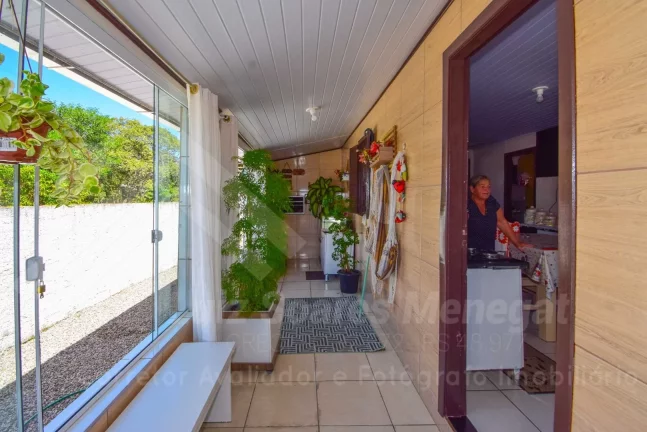 Casa de alvenaria com 4 Dormitórios a 50m da Lagoa dos Freitas - BalneárioRincão/SC