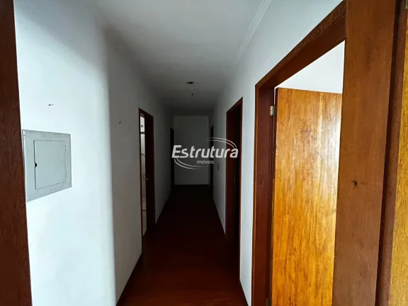 Imagem Uma casa na localização perfeita para você!