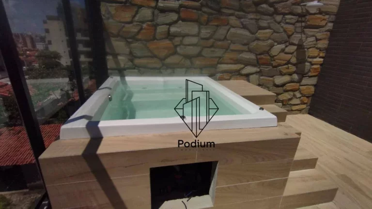 Imagem Cobertura Duplex com área privativa e Jacuzzi no Altiplano - CO0352.