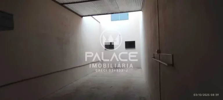 Imagem .Barracão Ótima Localização com 321,80 m²  Salão com area externa; Com 02 banheiros social; C...