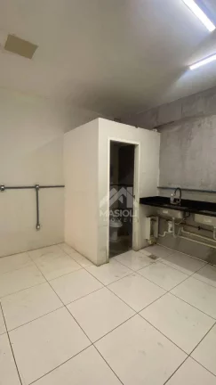 Imagem NOVAS Lojas de Esquina em rua movimentada no bairro Itapuã