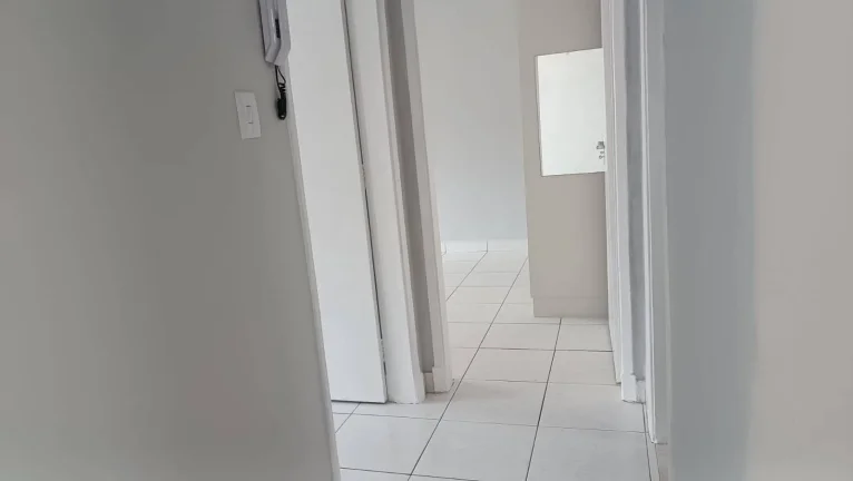 Imagem Apartamento reformado com 2 dormitórios