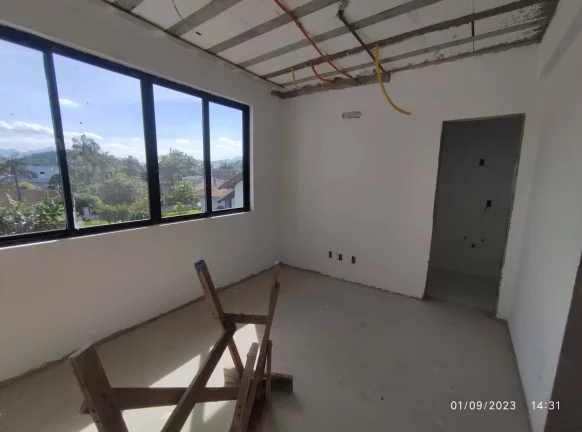 Imagem Sobrado Geminado em Condomínio Fechado