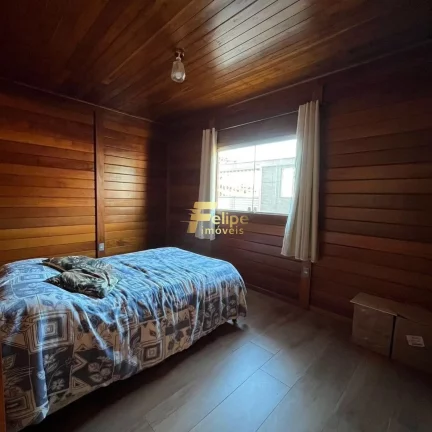 Imagem Esta é a oportunidade que você estava esperando! Uma casa ampla e espaçosa, perfeita para acomodar toda a sua família e amigos.