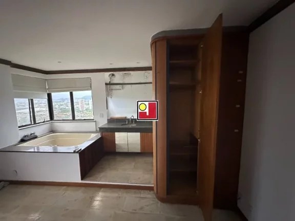 Imagem Vendo Cob Alfa 1, na Praia da Barra, nascente, vista mar, montanhas e lagoa, indevassável, original 3Q, 190,42m², duplex, ônibus, clube, tênis,futebol