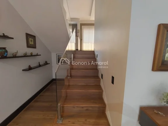 Imagem ...#34;Conforto e Lazer: Linda Casa em Condomínio com Suítes e Área de Lazer Completa!...#34;