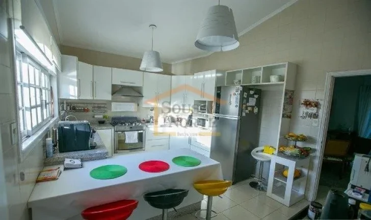 Imagem Casa em rua calma, com ampla vista e muita iluminação natural, 4 dormitórios, sendo 2 suítes com...