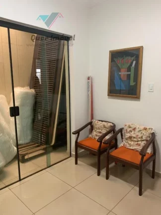 Imagem Casa à venda na Rua Chile, Jardim Irajá, Zona Sul de Ribeirão Preto-SP 3 quartos, 1 suíte, 3 salas, 3 banheiros, 4 vagas 240m² Permuta Quer Imóvel Negócios Imobiliários.