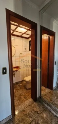 Imagem Apartamento duplex, 275m² em prédio exclusivo com apenas seis unidades. 4 dormitórios, sendo 2 su...