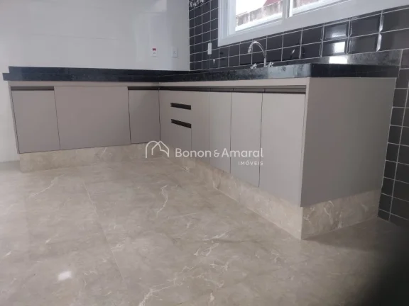 Imagem Casa com 3 suítes, varanda, sala de estar, sala de jantar, cozinha, área de serviço, quintal, esp...
