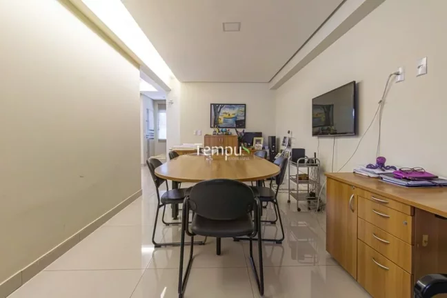 Imagem Sobrado de 421m² à venda no bairro Jardim América - Goiânia/GO