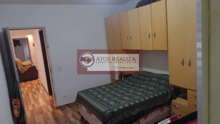 Imagem Vendo uma excelente casa com edícula terreno de 149 M2, no Jardim Lucélia Grajaú SP valor 340 mil. A Casa principal contém 2 dormitórios, 1sala,1 cozinha,1 banheiro,1área de servico, área de lazer, 1 vaga de garagem. Edícula contém, 1quarto, 1 banheiro, 1