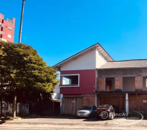 Casa Comercial no bairro Anita Garibaldi - Joinville