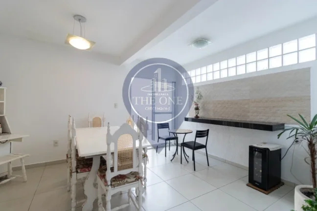 Imagem Casa à venda em São Paulo-SP, bairro Cambuci: 4 quartos, 2 salas, 2 banheiros, 2 vagas, 150 m² de área. Aproveite!