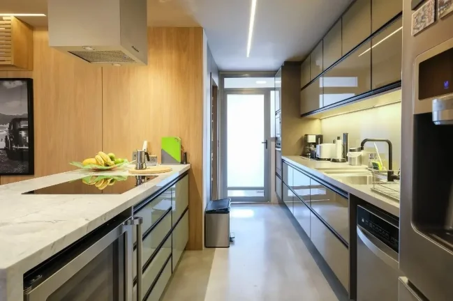 Imagem Apartamento 175M², 3Q, 3 Suítes, 4 Banheiros, 2 Vagas, Varanda, Academia, Piscina, Churrasqueira, Coworking, Deck Molhado, Brinquedoteca, Playground.