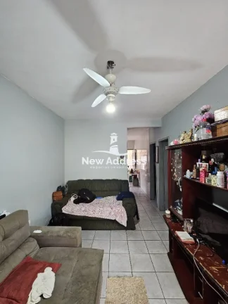 Imagem Casa 2 quartos à venda em Enseada de Jacaraípe, murada e gradeada, ideal para quem busca praticidade e quintal.