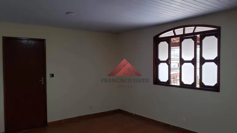 Imagem Sobrado com 3 dormitórios à venda, 250 m² por R$ 850.000,00 - Centro - São Gonçalo/RJ