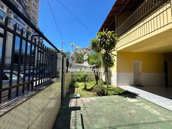 Imagem OPORTUNIDADE de renda: 2 casas e 3 kitnets no mesmo terreno em Itapuã