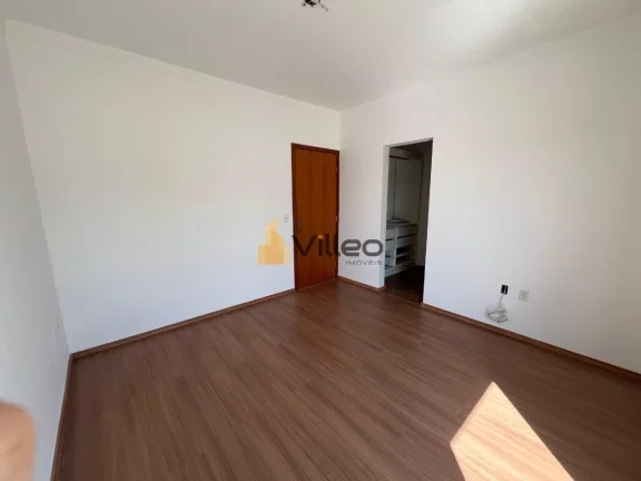 Imagem Descubra esta magnífica residência localizada no exclusivo condomínio do charmoso bairro Chácara...