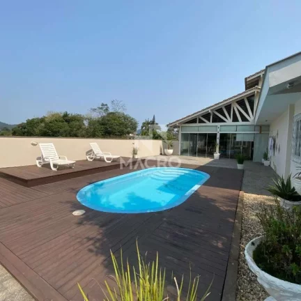Casa com piscina | Vila Lenzi | 3 quartos (1 suíte master) | 200m²