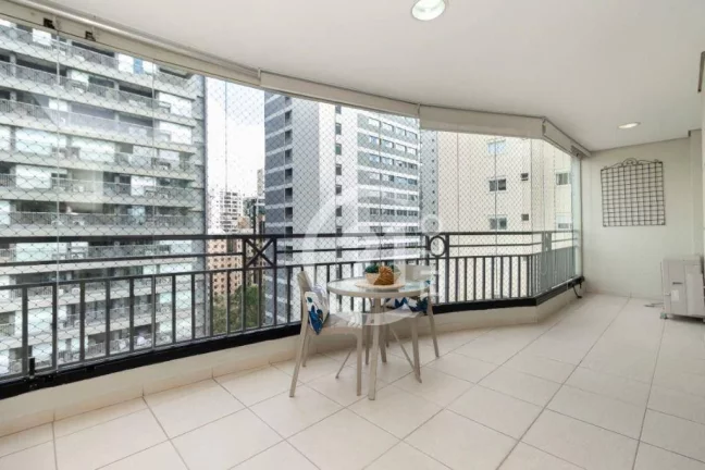 Moema, varanda gourmet, condomínio clube