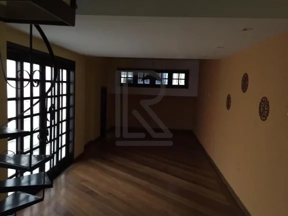 Imagem Sobrado Triplex localizado ao lado do aeroporto de Congonhas