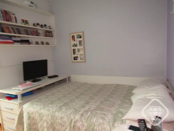 Imagem Residência ampla e charmosa no coração da Tristeza!

Brilhante Imóveis vende uma bela casa semi ...