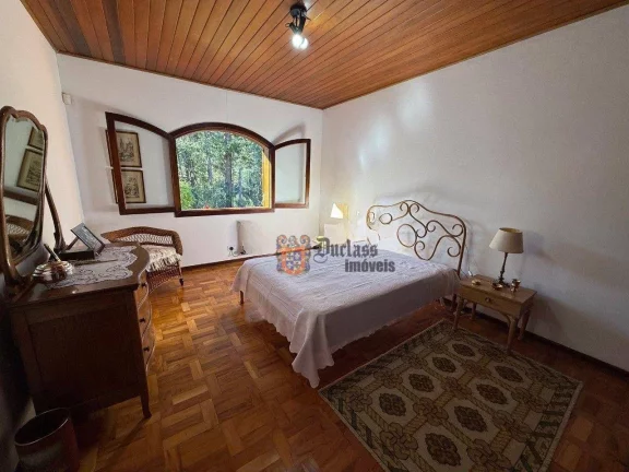 Imagem Casa com 4 dormitórios à venda, 267 m² por R$ 1.500.000,00 - Jd do Embaixador - Campos do Jordão/SP