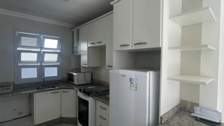 Imagem Apartamento Térreo à Venda com 3 Dormitórios em Canasvieiras – Florianópoli