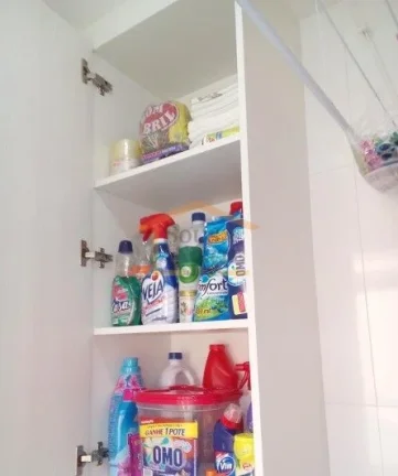 Imagem Apartamento com 39m², localizado no 1º andar, composto por 2 dormitórios, reformado recentemente,...