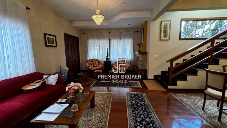 Imagem Casa com 5 dormitórios à venda, 450 m² por R$ 1.979.000,00 - Albuquerque - Teresópolis/RJ