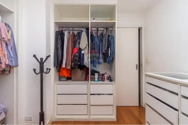Imagem Casa em condomínio na Vila Santa Catarina, 155m², 3 dorms (1 suíte), 3 vagas, planejados, segurança e lazer. Pronta para morar!