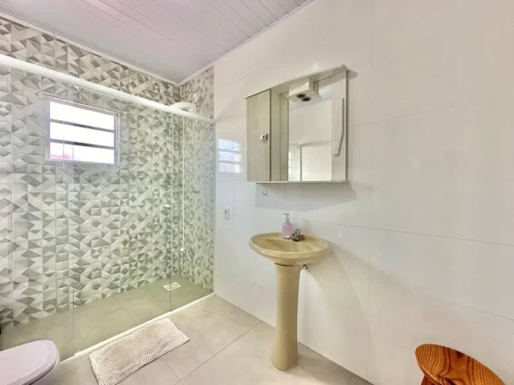 Imagem Casa 2 Dormitórios - Bairro Araçá
