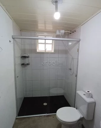 Imagem Casa com 171M², 2 quartos sendo 1 suíte, 3 banheiros, sala, quintal e 4 vagas de garagem. Casa ter...