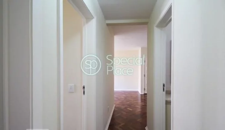 Imagem Excelente apartamento com cômodos amplos, arejados e claros. Localização excelente muito próximo...