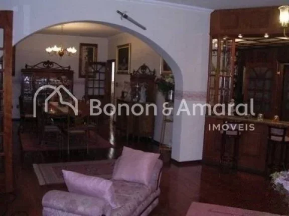 Imagem Casa em condomínio com 1100m² e 7 quartos