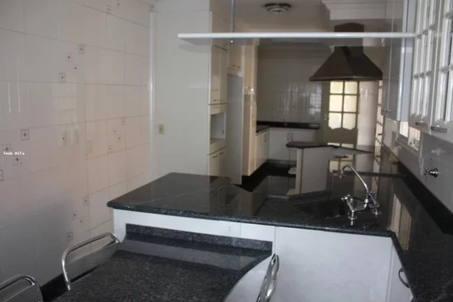 Imagem Espetacular casa em condomínio à venda em Alphaville Residencial Dois, Barueri-SP: 4 quartos, 4 suítes, 5 banheiros, 4 vagas, 400m²!