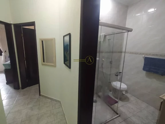 Imagem Casa com 3 dorms (2 suítes) a 700m da Praia à venda em Peruíbe