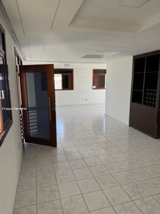 Imagem Casa para Venda em Natal, Candelária, 3 dormitórios, 2 suítes, 4 banheiros, 4 vagas