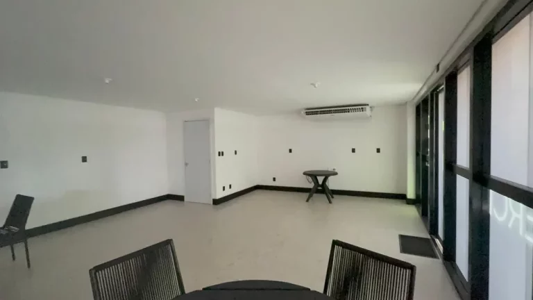 Imagem Apartamento térreo com área privativa á beira mar no Bessa - AP0975