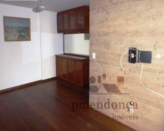 Imagem Apartamento arejado e iluminado, piso laminado, living para 02 ambientes, dormitÃ³rios ricos em armÃ...